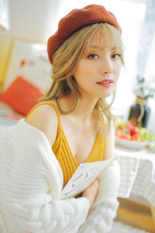 妈妈装睡配合孩子趴趴的正确方法